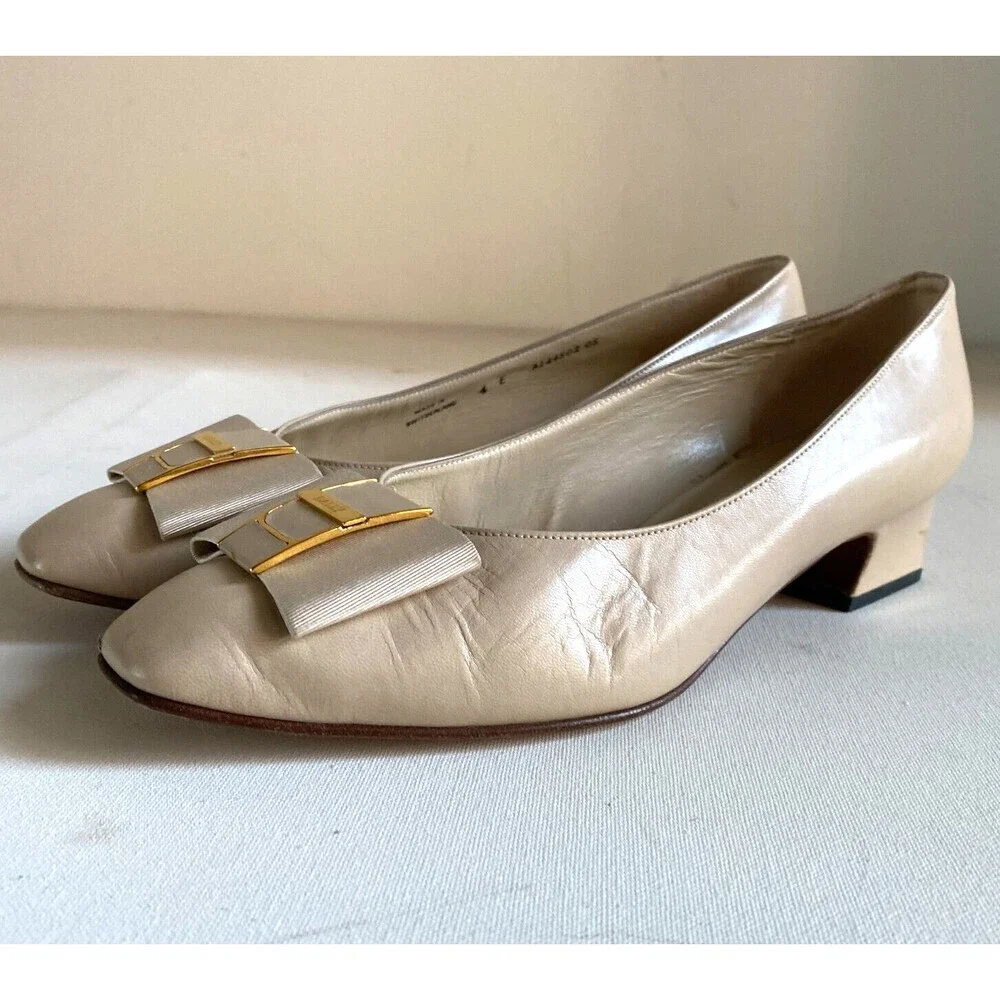Vintage Bally Switzerland Bow Detail Low Heel Leather Loafers 6.5 Extra Wide. - Picture 8 of 13